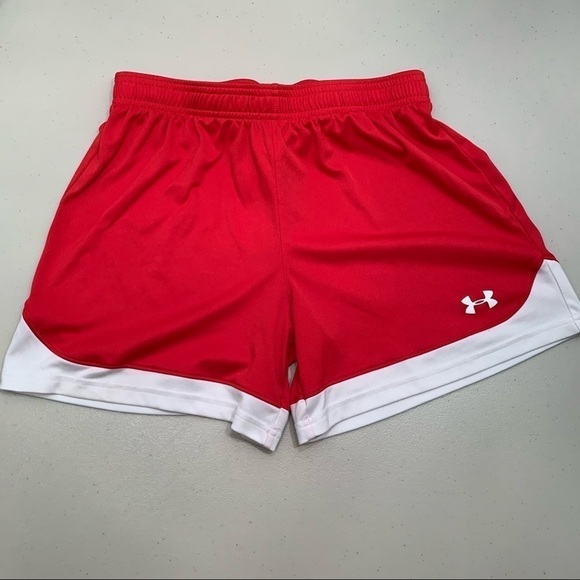 Under Armour Shorts Women Size Small Red Heat Gear Loose Fit - Picture 1 of 9